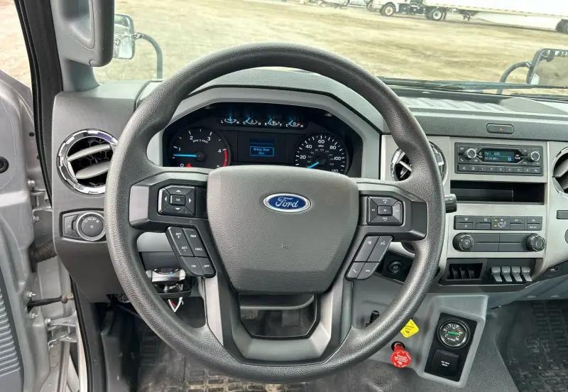 2022 Ford F650 Super Duty photo 28