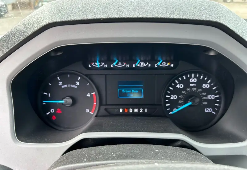 2022 Ford F650 Super Duty photo 30