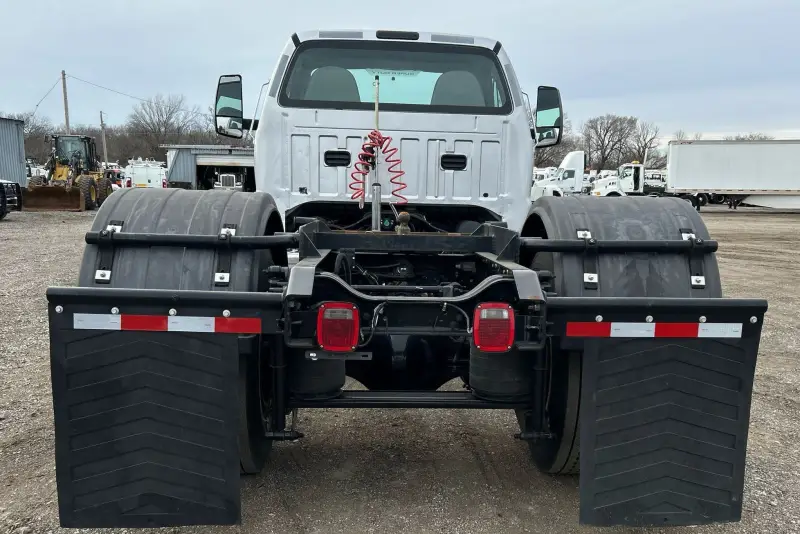 2022 Ford F650 Super Duty photo 6