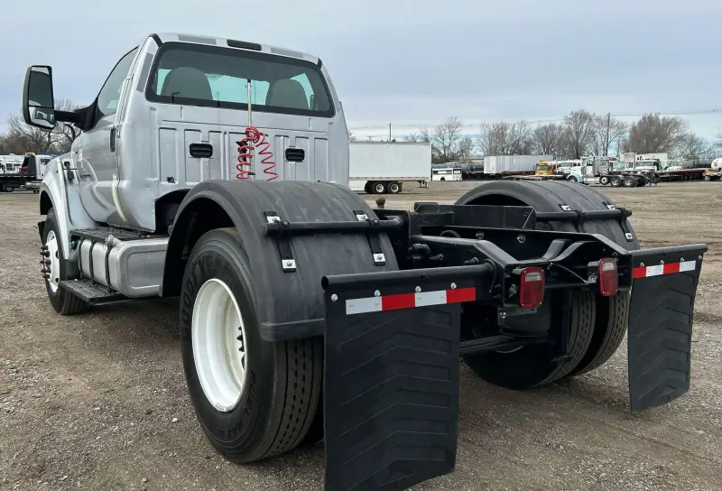 2022 Ford F650 Super Duty photo 7