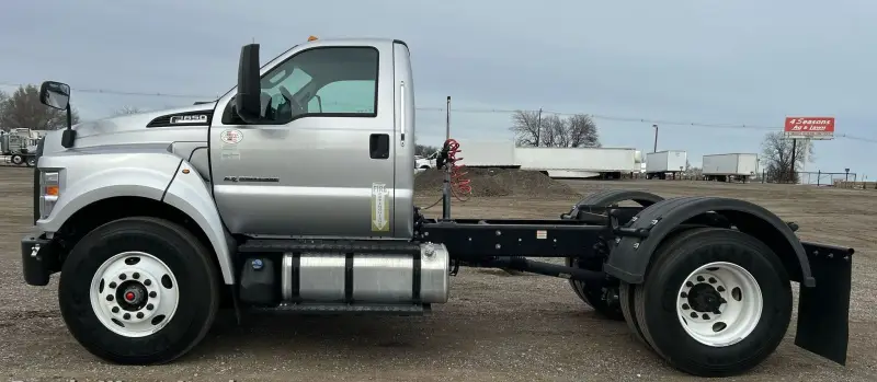 2022 Ford F650 Super Duty photo 8
