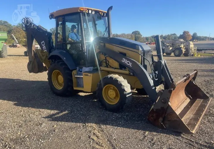 2018 DEERE 310L Backhoe Loader photo 2