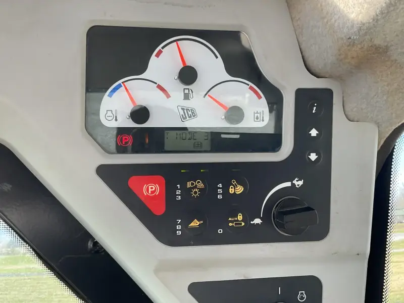 2021 JCB 3TS-8T TELESKID photo 17