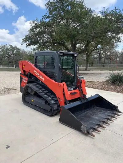 2021 Kubota SVL75-2 High Flow Skid Steer – 4 Attachments Included