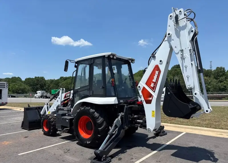 2025 Bobcat B760 4WD Backhoe Wheel Loader Tractor photo 27