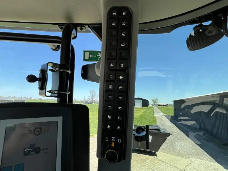 2020 JCB 4220 Fastrac photo 32