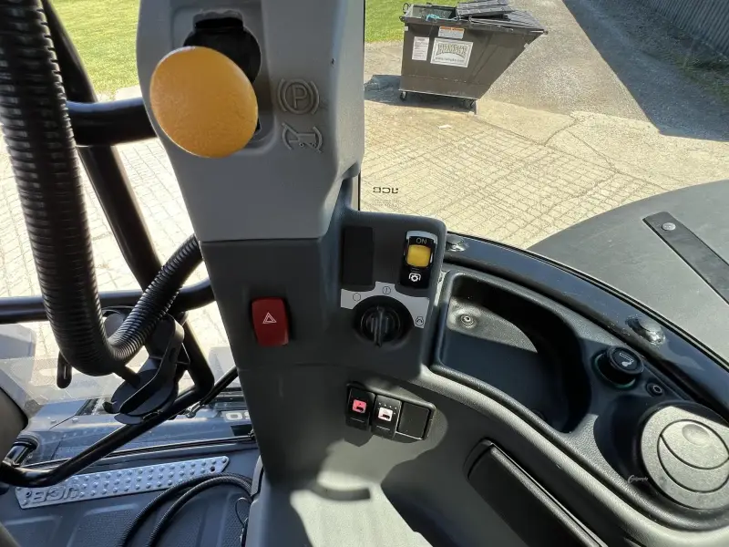 2020 JCB 4220 Fastrac photo 31