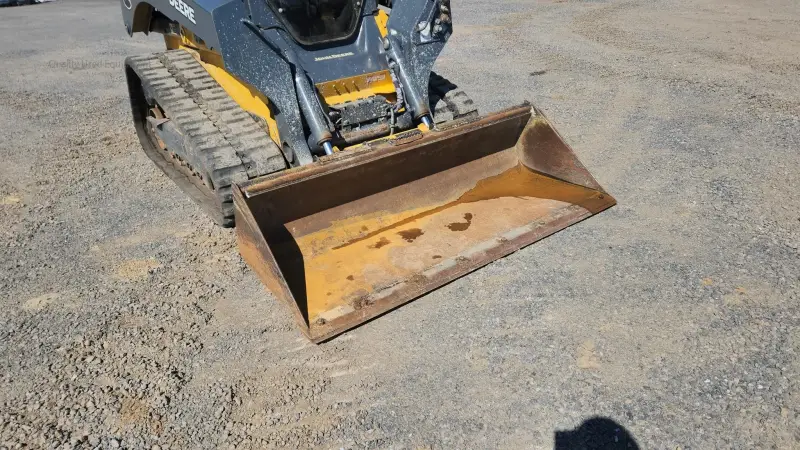 2023 John Deere 331G Compact Track Loader photo 17