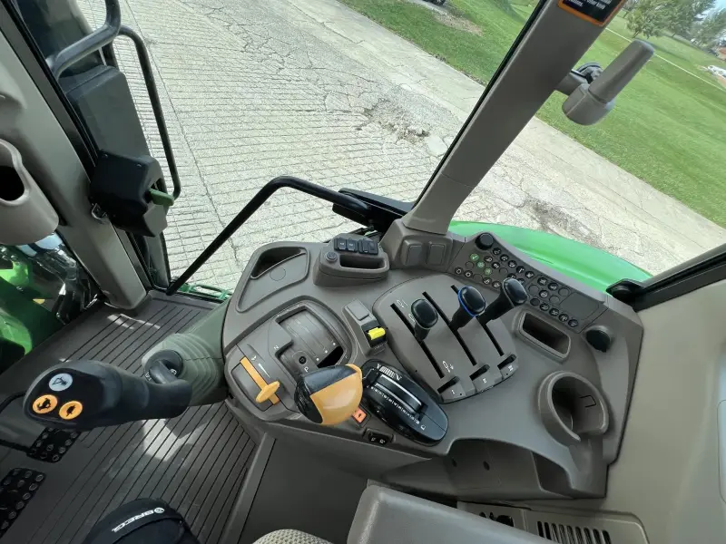 2023 John Deere 6120M photo 21