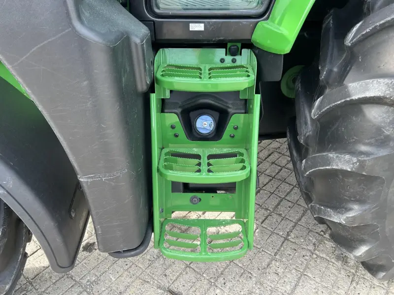 2023 John Deere 6120M photo 19