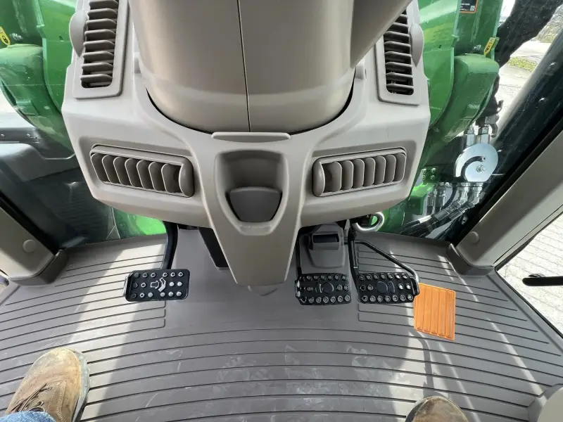 2023 John Deere 6120M photo 22